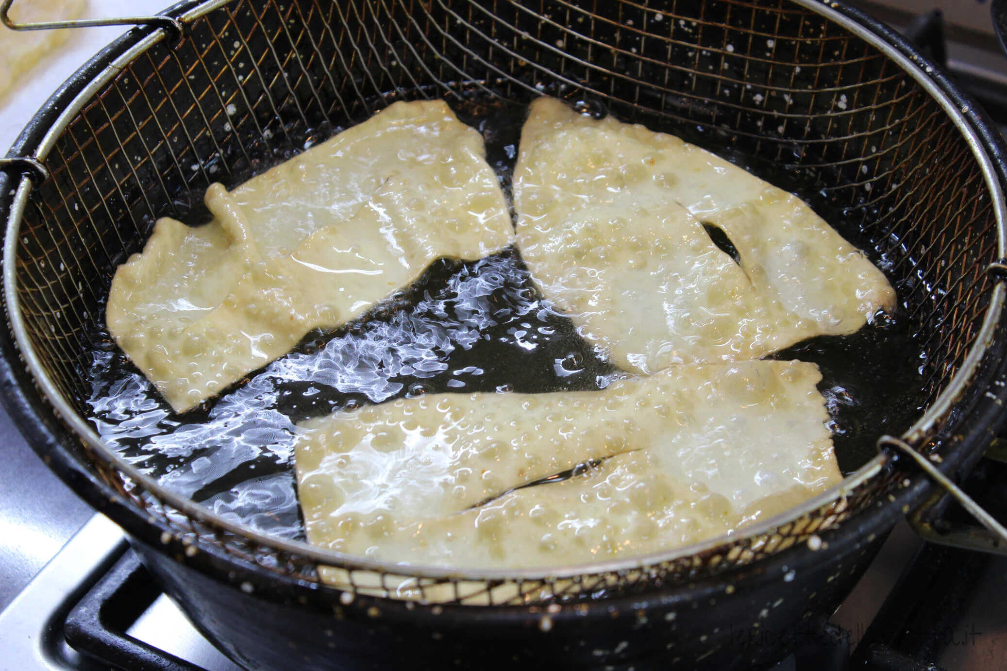 preparazione chiacchiere