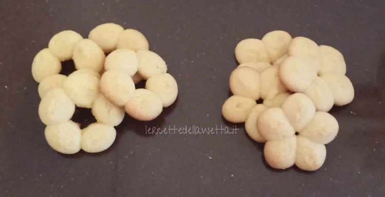 Biscotti con sparabiscotti